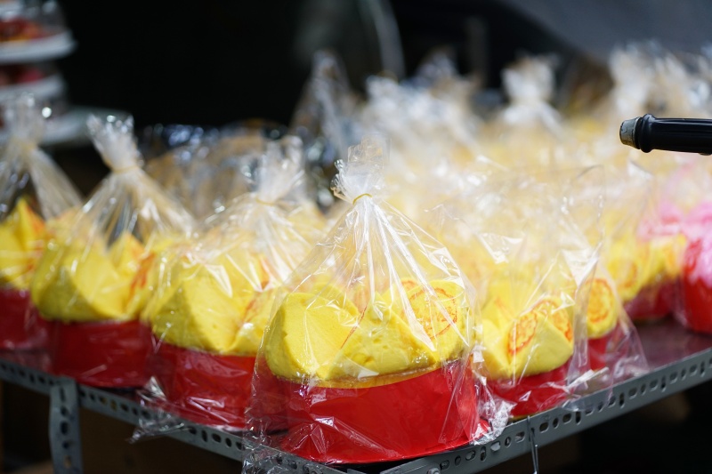 Chợ nh&agrave; gi&agrave;u Ph&ugrave;ng Hưng ng&agrave;y v&iacute;a Thần T&agrave;i: Mua b&aacute;nh đại ph&aacute;t đại t&agrave;i - Ảnh 12.