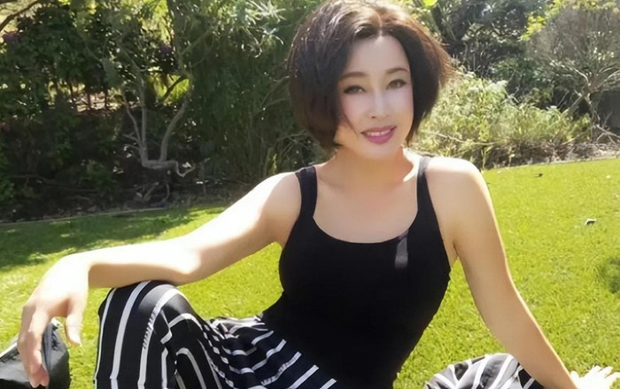 Mỹ nh&acirc;n U80 vẫn kh&ocirc;ng ngại diễn vai thiếu nữ: C&oacute; 4 mẹo chống nhăn ngăn gi&agrave; phụ nữ trung ni&ecirc;n kh&ocirc;ng n&ecirc;n bỏ qua - Ảnh 3.