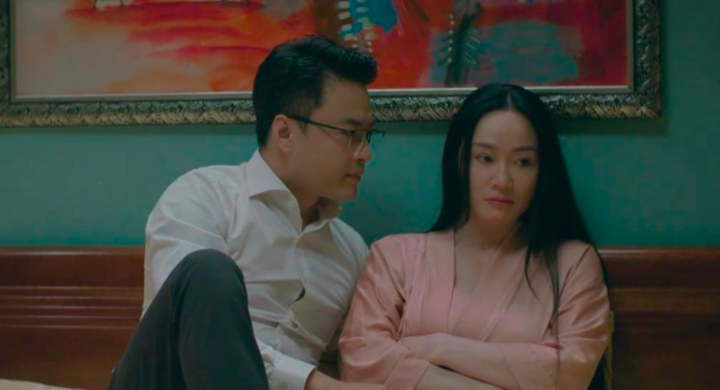 Qu&aacute;ch Thu Phương: Người t&igrave;nh m&agrave;n ảnh trẻ đẹp ở tuổi U50 trong hậu trường phim - Ảnh 1.