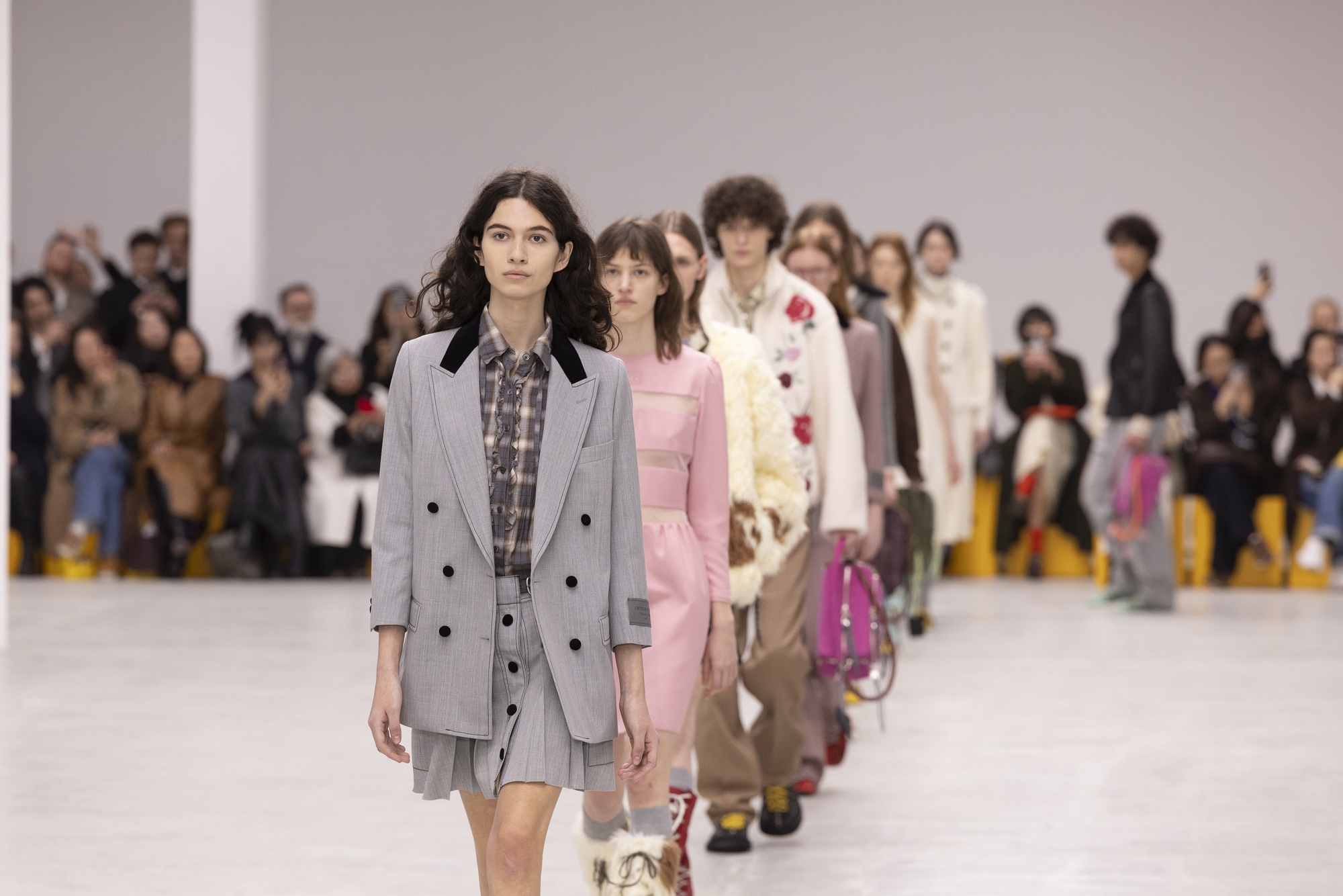 Onitsuka Tiger tr&igrave;nh l&agrave;ng BST Thu/Đ&ocirc;ng 2026 trong khu&ocirc;n khổ Tuần lễ Thời trang Milan - Ảnh 1.