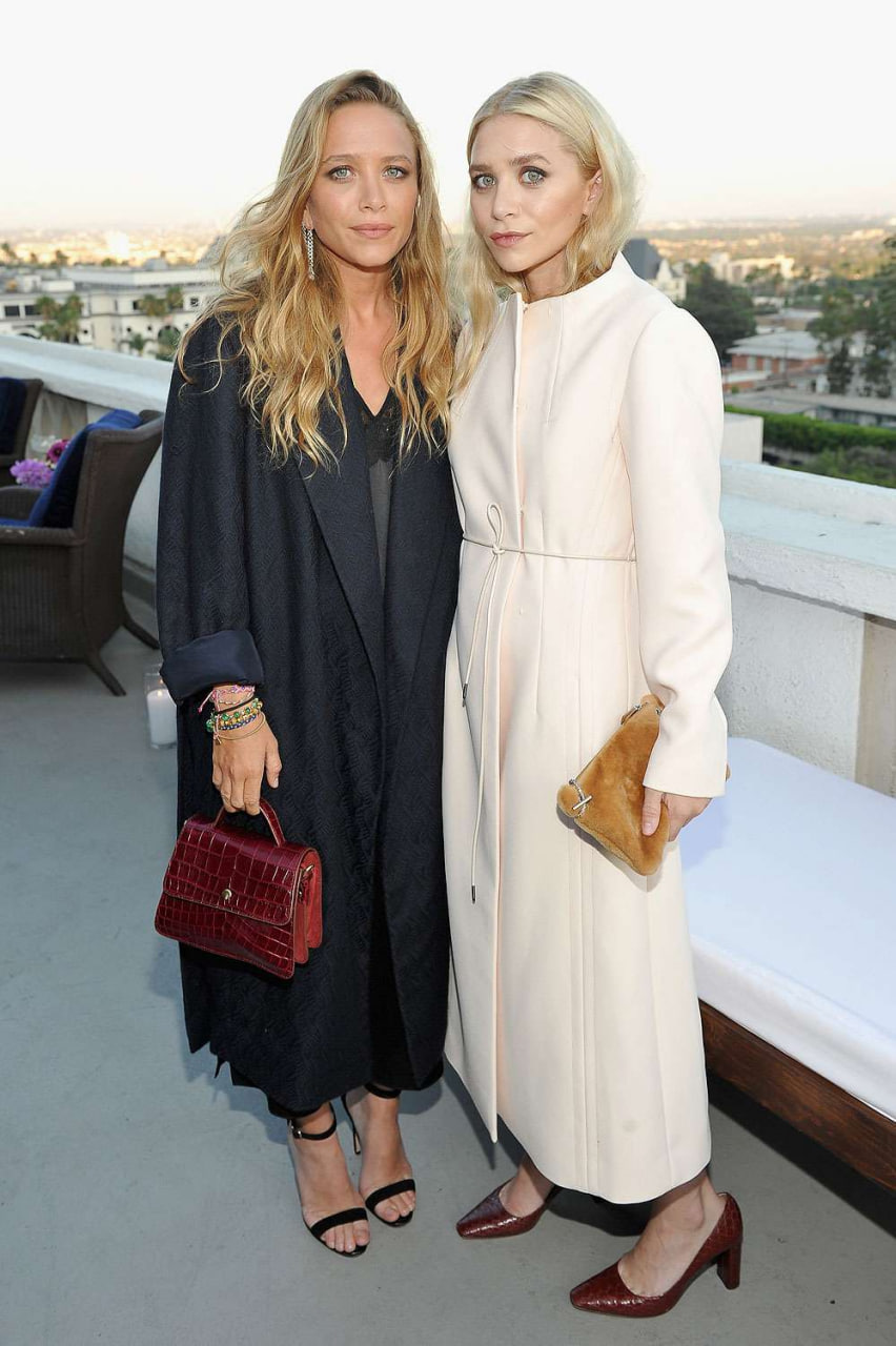 Mary-Kate v&agrave; Ashley Olsen đ&acirc;y ư: Chuyện g&igrave; xảy ra với cặp song sinh quyền lực của l&agrave;ng thời trang vậy?- Ảnh 7.