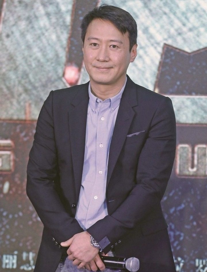 T&agrave;i tử L&ecirc; Minh: H&agrave;nh tr&igrave;nh Từ Vương tử Hong Kong đến cuộc sống k&iacute;n tiếng b&ecirc;n vợ trẻ - Ảnh 4.