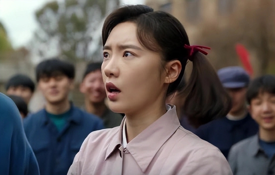 Trương Nguyệt g&acirc;y tranh c&atilde;i khi đ&oacute;ng vai thiếu nữ 14 tuổi trong phim mới 2026 - Ảnh 4.