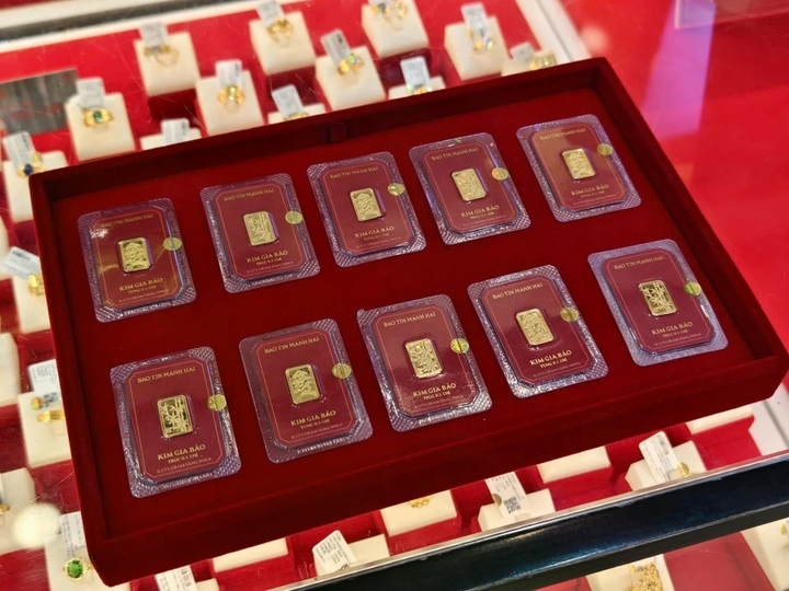 Những sản phẩm v&agrave;ng độc lạ ' l&ecirc;n kệ ' ng&agrave;y v&iacute;a thần T&agrave;i 2026 đang g&acirc;y sốt - Ảnh 2.