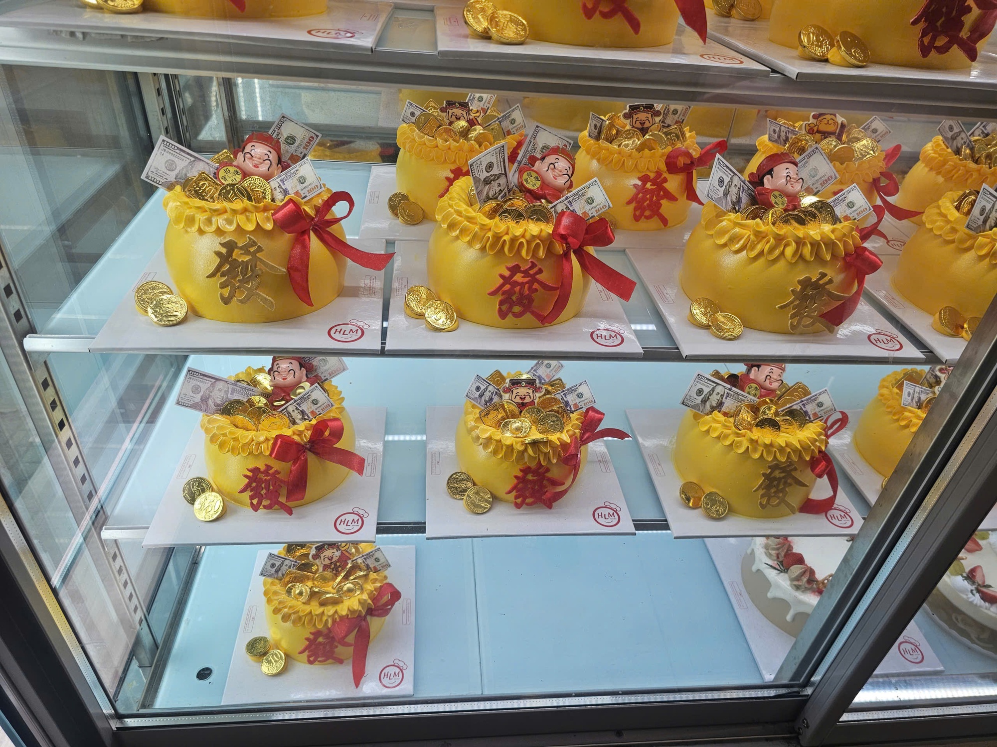 Những mặt h&agrave;ng ti&ecirc;u d&ugrave;ng ch&aacute;y h&agrave;ng dịp v&iacute;a Thần T&agrave;i 2026 - Ảnh 6.