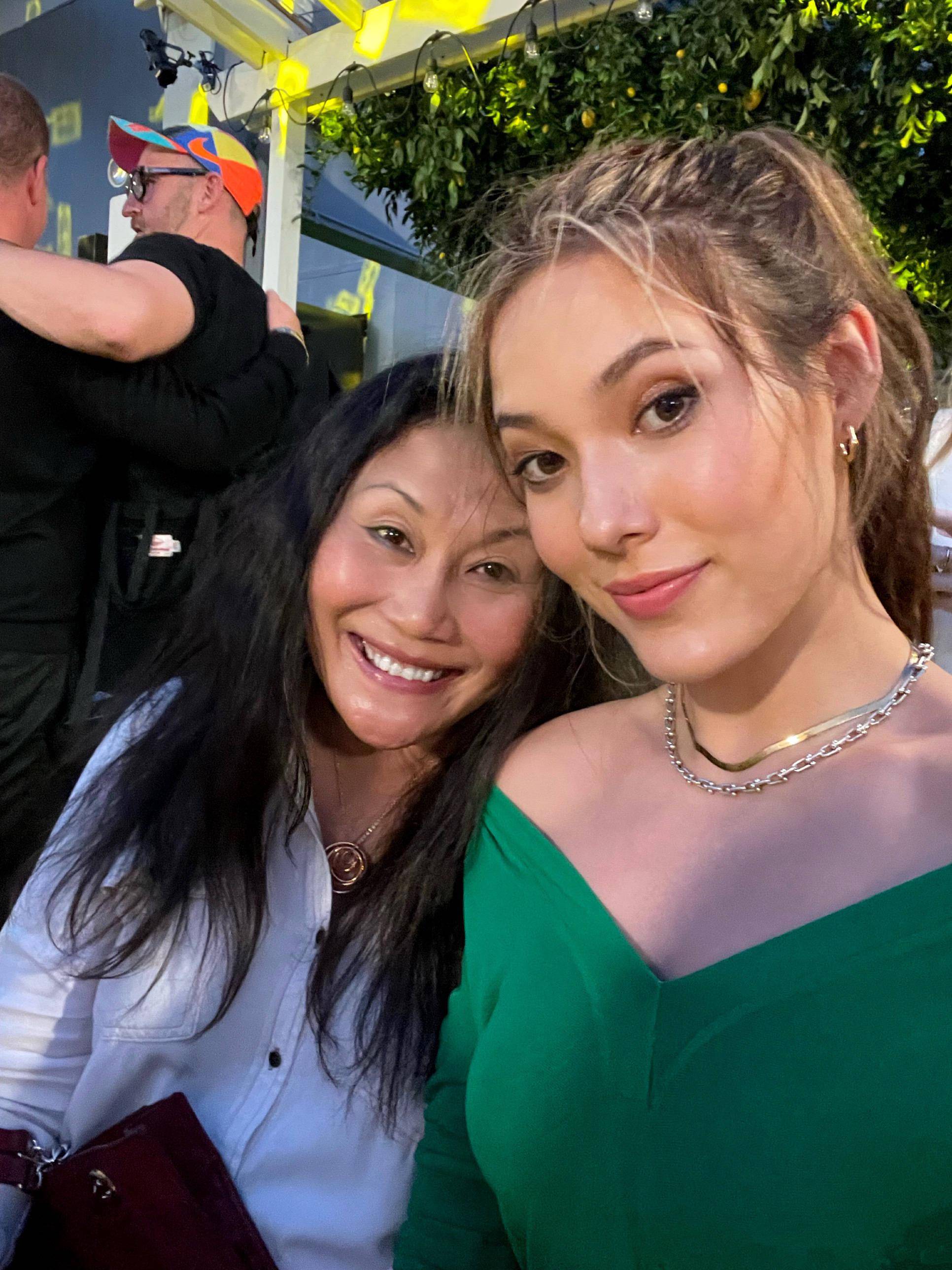 Chuyện mẹ đơn th&acirc;n nu&ocirc;i con th&agrave;nh 