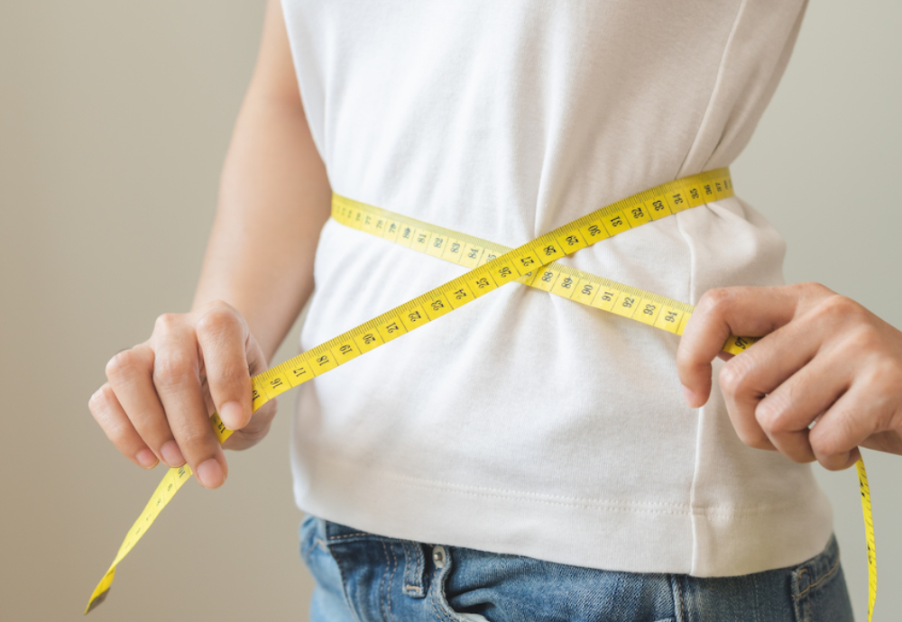 Sau tuổi 40 bạn c&oacute; thể tăng c&acirc;n ngay cả khi chỉ uống nước? B&aacute;c sĩ hướng dẫn 4 c&aacute;ch ăn để tăng khả năng đốt ch&aacute;y mỡ thừa - Ảnh 1.