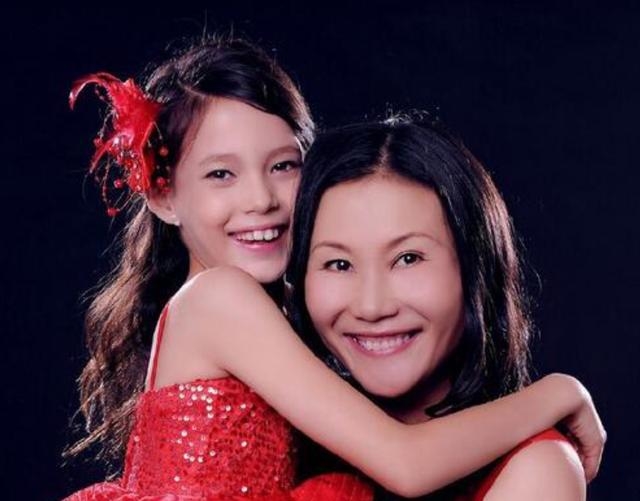 Chuyện mẹ đơn th&acirc;n nu&ocirc;i con th&agrave;nh 