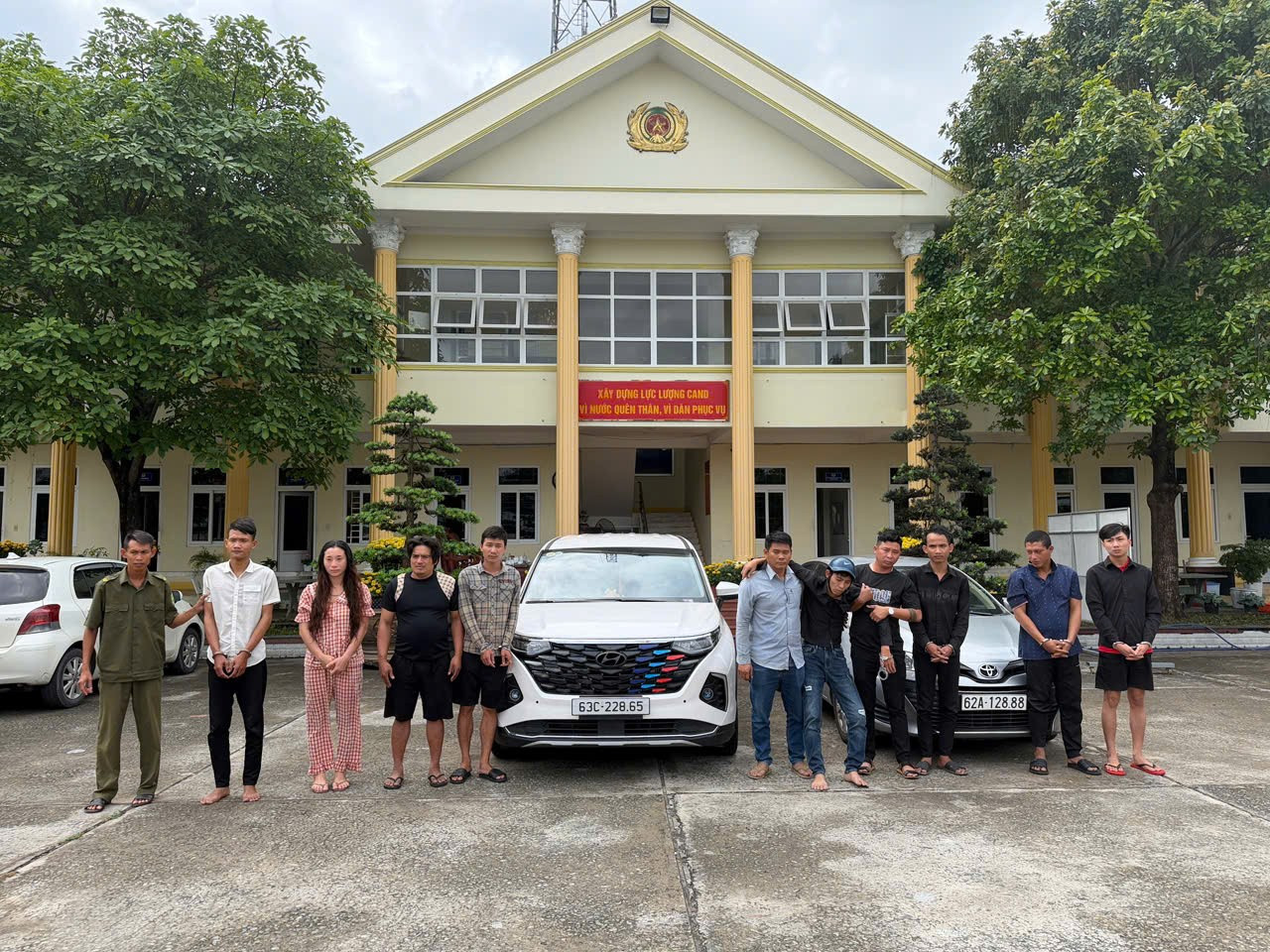 Người phụ nữ T&acirc;y Ninh bị bắt c&oacute;c v&agrave; đ&aacute;nh đập: C&acirc;u chuyện tho&aacute;t hiểm ngoạn mục 2026 - Ảnh 1.