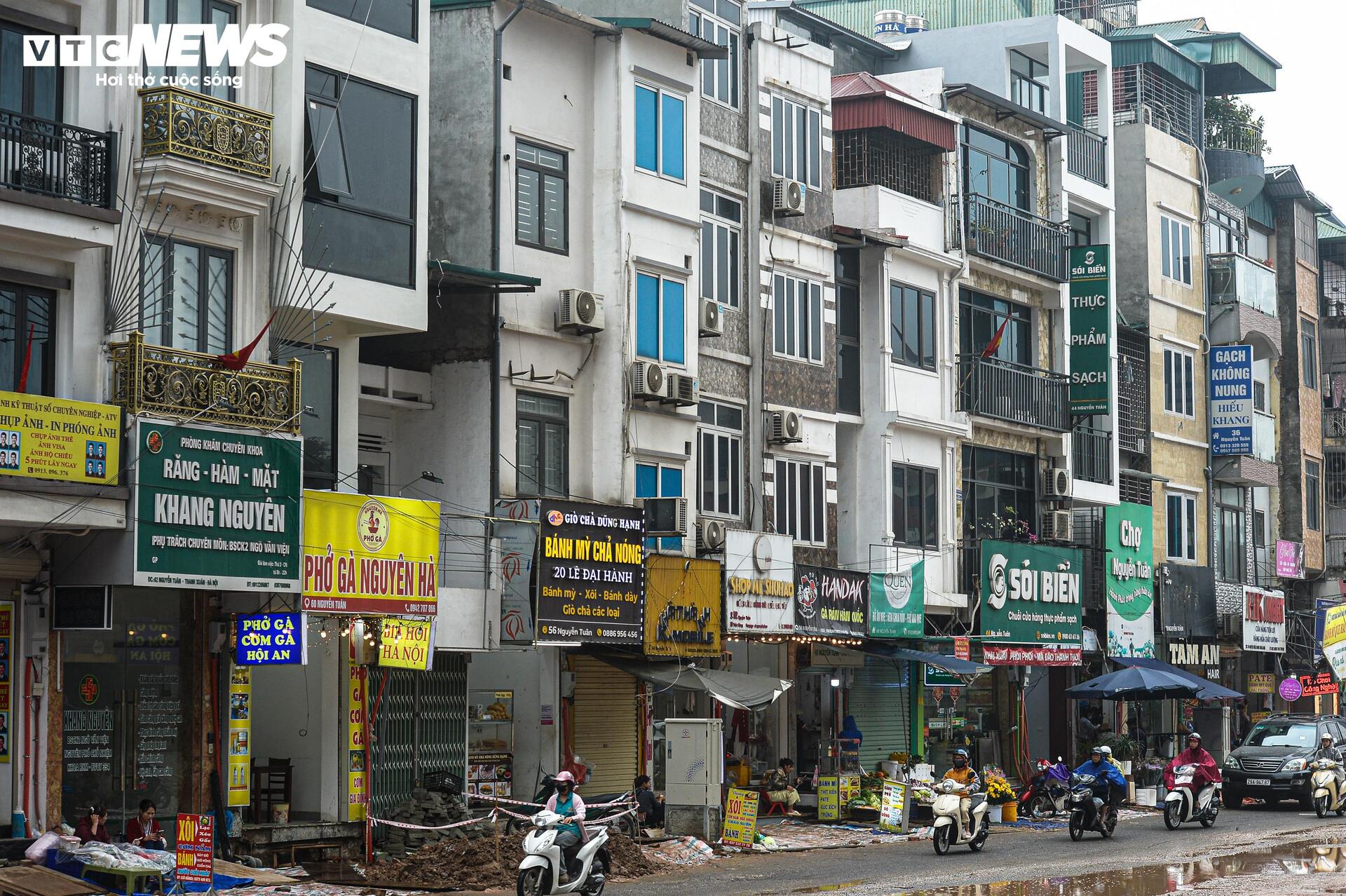 Dự &aacute;n đường 400 tỷ ở H&agrave; Nội ngổn ngang sau Tết, d&acirc;n lội b&ugrave;n, bắc v&aacute;n v&agrave;o nh&agrave;- Ảnh 19.