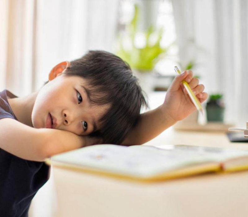 Hội chứng sau k&igrave; nghỉ: B&iacute; quyết gi&uacute;p b&eacute; tập trung hiệu quả hơn qu&aacute;t mắng 100 lần! - Ảnh 1.