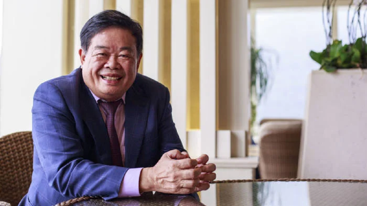 Ch&acirc;n dung vị tỷ ph&uacute; lấy vợ m&ugrave;, bắt con trai l&agrave;m c&ocirc;ng nh&acirc;n v&agrave; c&aacute;i kết ngỡ ng&agrave;ng- Ảnh 1.