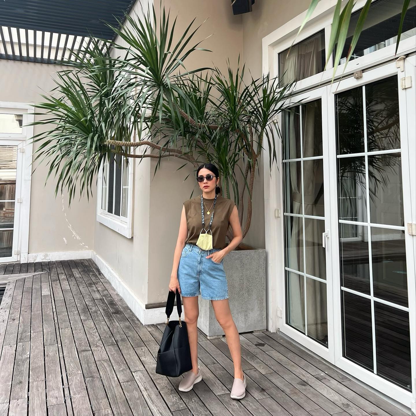 3 Món đồ denim giúp phong cách Tăng Thanh Hà luôn trẻ trung và thời thượng năm 2026 - Ảnh 5. 3 Món đồ denim giúp phong cách Tăng Thanh Hà luôn trẻ trung và thời thượng năm 2026 - Ảnh 5.