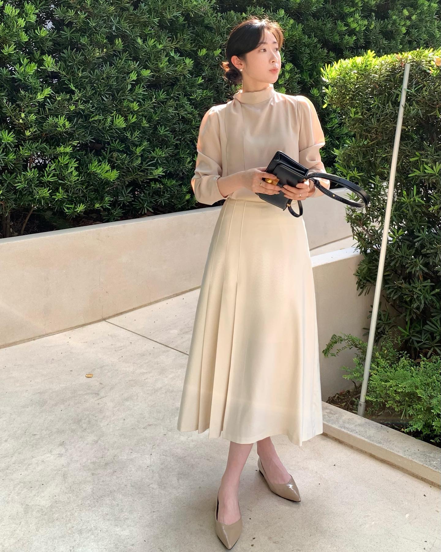 5 Cách mặc đồ công sở giúp chị em hack chiều cao và thon gọn hơn - Ảnh 6. 5 Cách mặc đồ công sở giúp chị em hack chiều cao và thon gọn hơn - Ảnh 6.