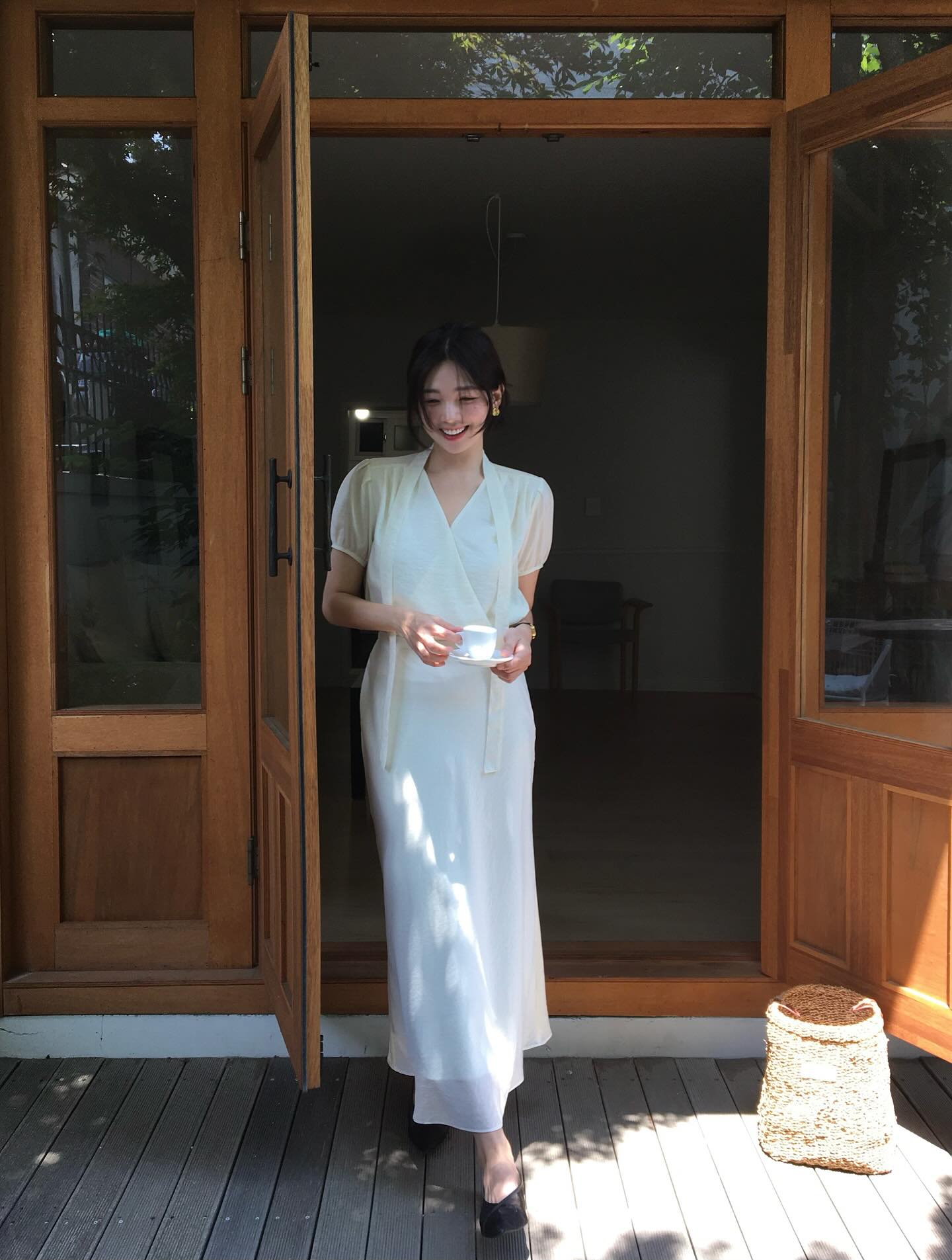 5 Món thời trang mix giày bệt giúp tôn dáng tối ưu 2026 - Ảnh 1. 5 Món thời trang mix giày bệt giúp tôn dáng tối ưu 2026 - Ảnh 1.