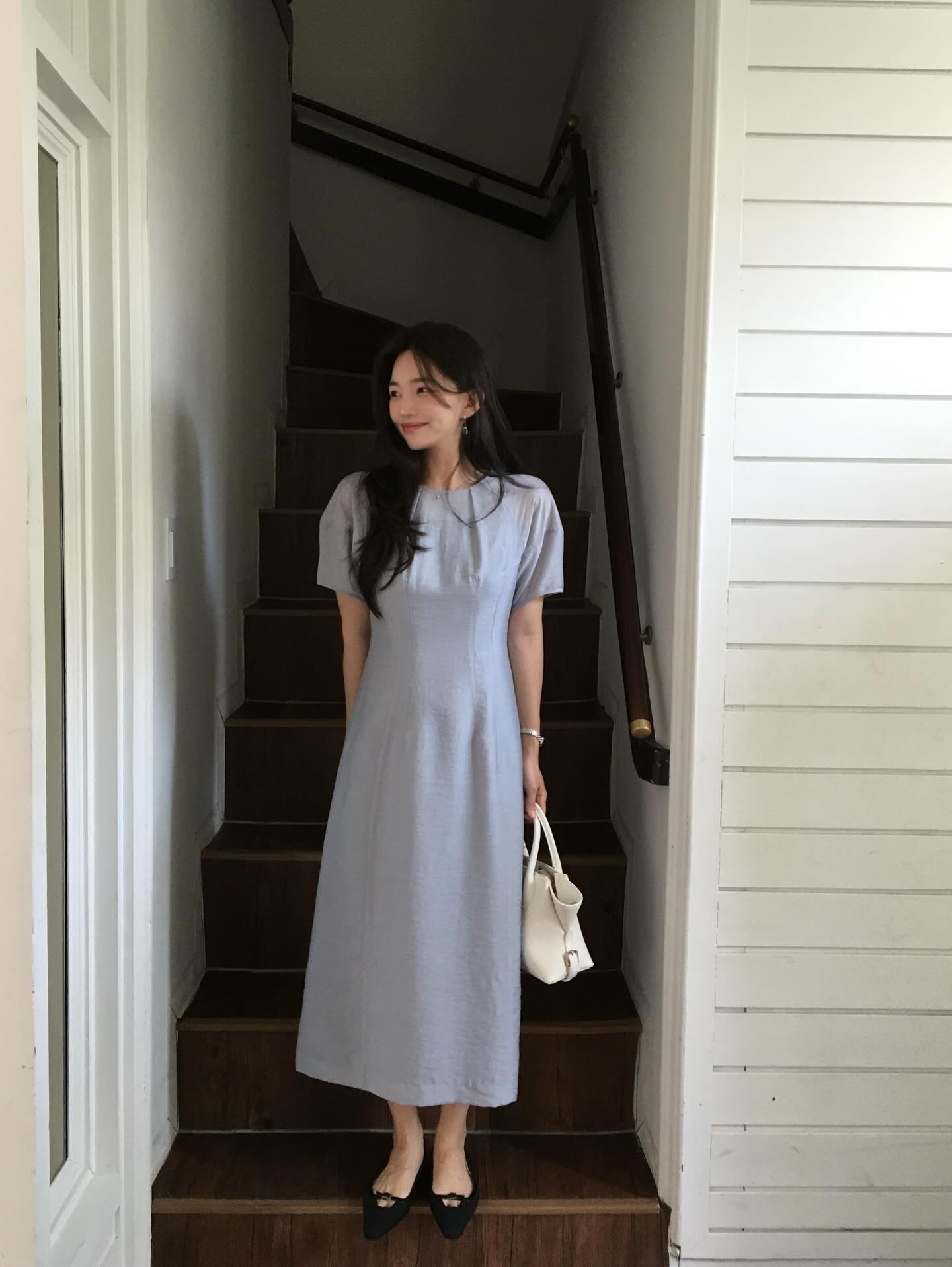 5 Món thời trang mix giày bệt giúp tôn dáng tối ưu 2026 - Ảnh 9. 5 Món thời trang mix giày bệt giúp tôn dáng tối ưu 2026 - Ảnh 9.