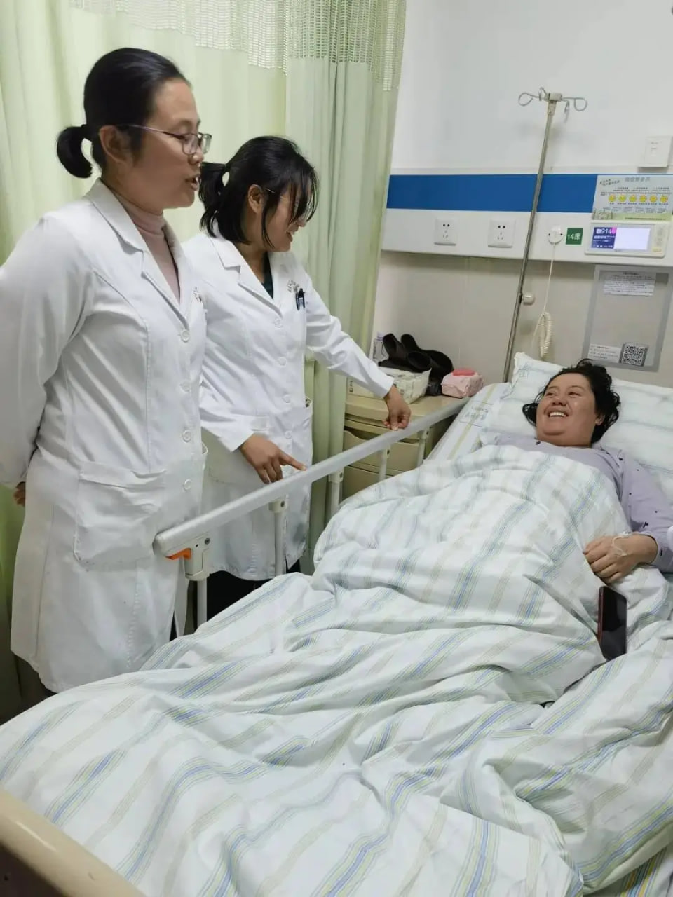 Kỳ t&iacute;ch chỉ chiếm 1/60 triệu ca, sản phụ 24 tuổi sinh 5: 1 b&eacute; trai, 4 b&eacute; g&aacute;i ch&agrave;o đời an to&agrave;n - Ảnh 2.