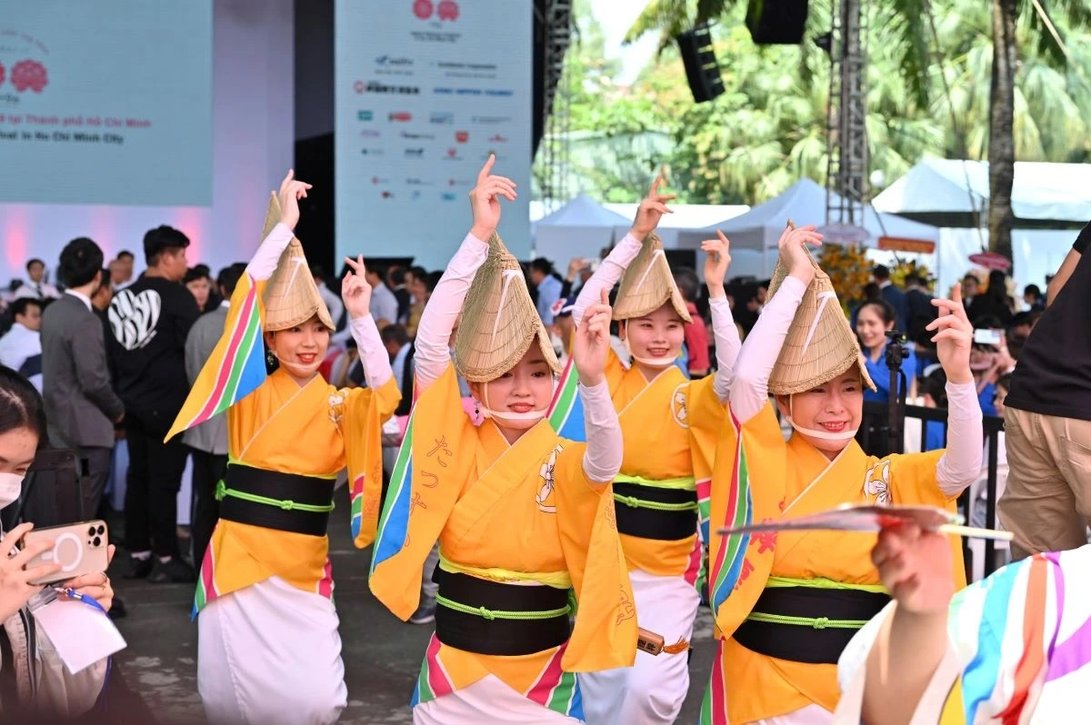 Hết Tết nhưng mùa lễ hội mới chỉ bắt đầu: 5 tọa độ du xuân - thưởng hội không thể bỏ qua - Ảnh 4.