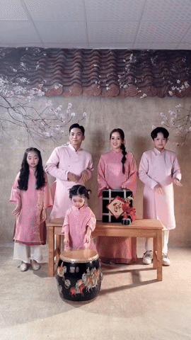 Bé Lisa xinh yêu quá đi, làm 1 hành động cũng khiến netizen giục Khánh Thi - Phan Hiển đẻ thêm, Bé Lisa xinh yêu quá đi, làm 1 hành động cũng khiến netizen giục Khánh Thi - Phan Hiển đẻ thêm,