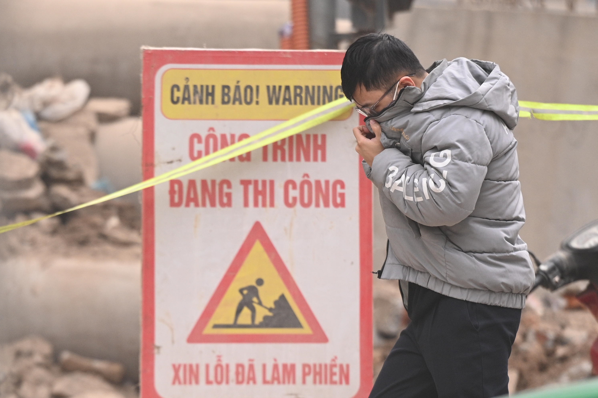 S&aacute;t Tết, đường Nguyễn Tu&acirc;n vẫn ngổn ngang: Người d&acirc;n H&agrave; Nội 