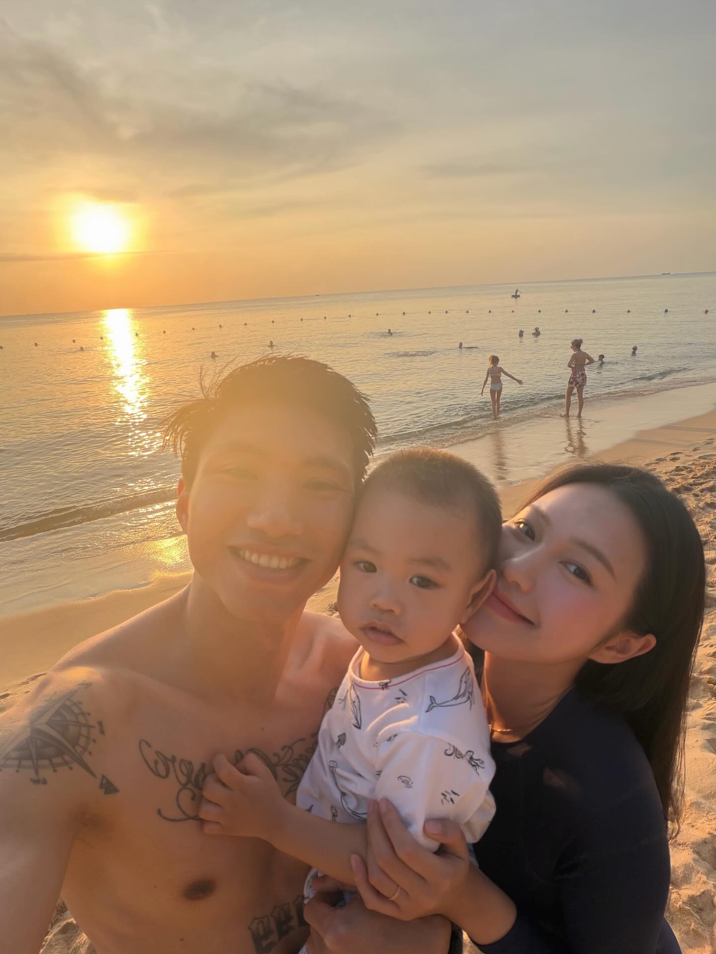 Tiểu thư Do&atilde;n Hải My khoe đi học Thạc sĩ Luật, Văn Hậu nhiệt t&igrave;nh ủng hộ vợ th&agrave;nh 