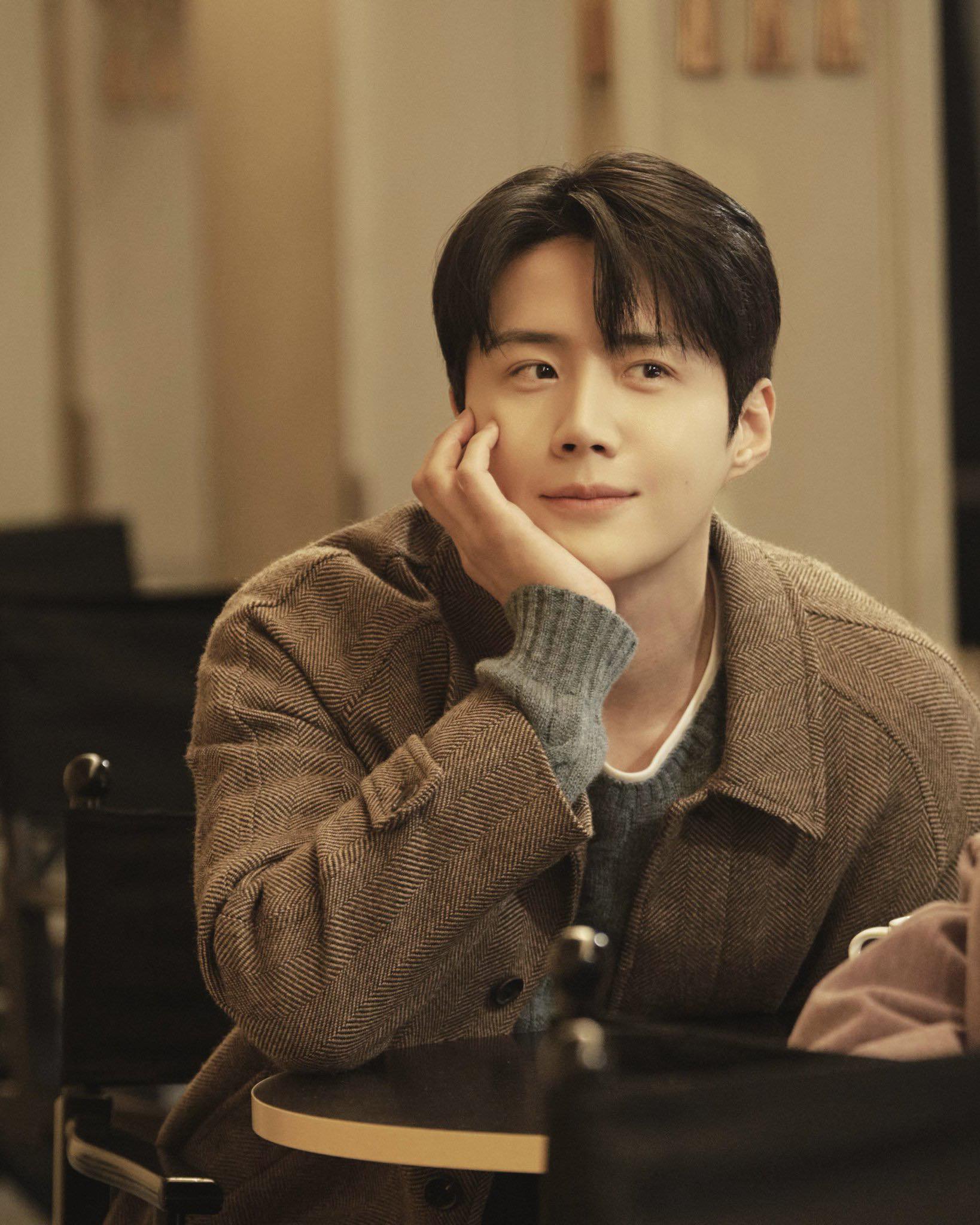 Kim Seon Ho: Mỹ nam ngụp lặn trong scandal r&uacute;ng động, c&aacute;i kết tồi tệ nhất - Ảnh 9.