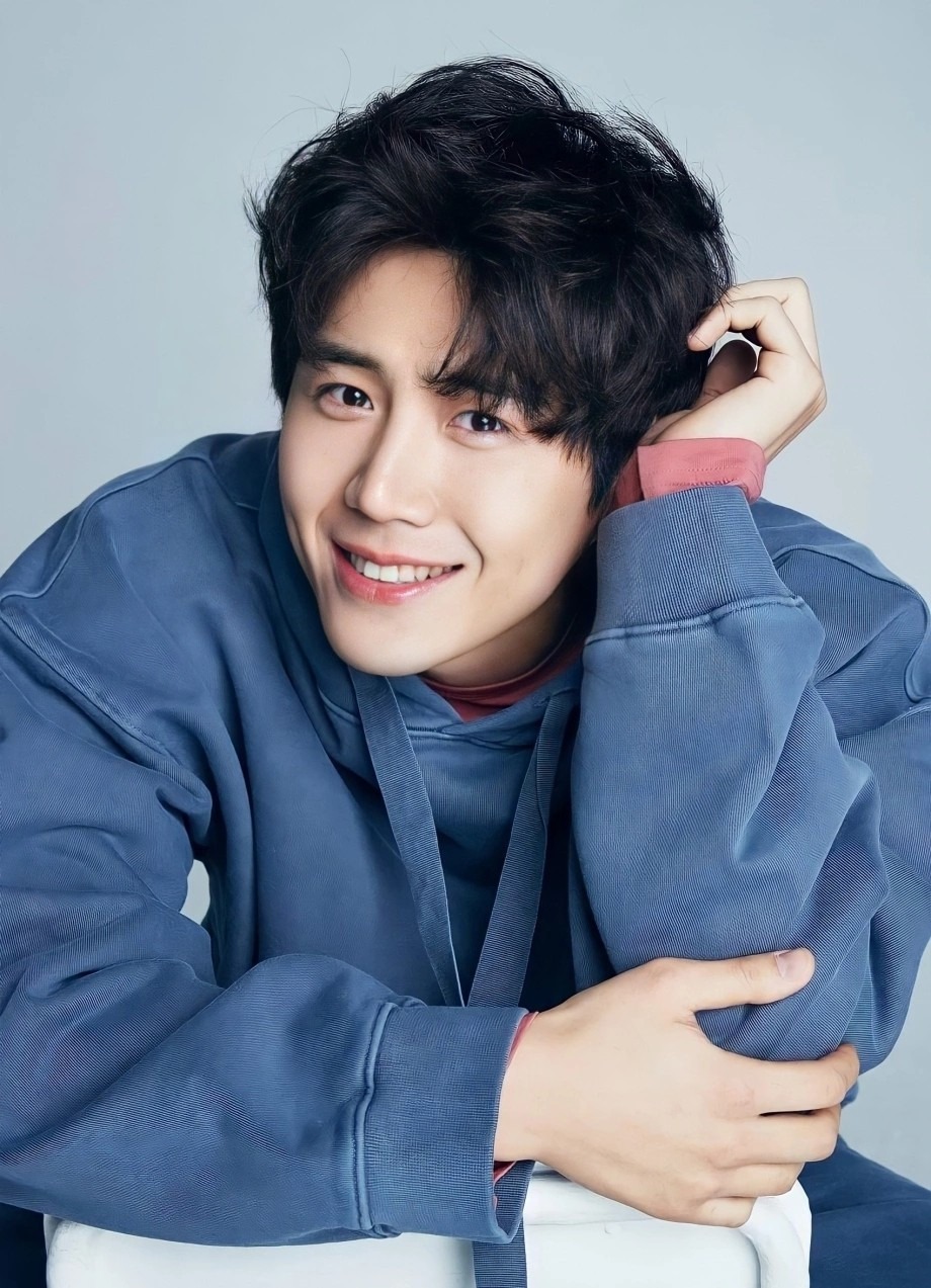 Kim Seon Ho: Mỹ nam ngụp lặn trong scandal r&uacute;ng động, c&aacute;i kết tồi tệ nhất - Ảnh 1.