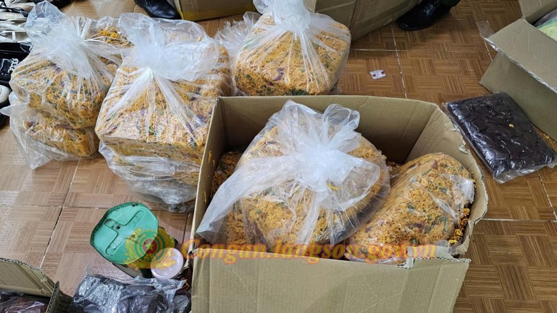 Bắt quả tang chủ shop Balo xinh bu&ocirc;n b&aacute;n thực phẩm giả tại Lạng Sơn năm 2026 - Ảnh 3.