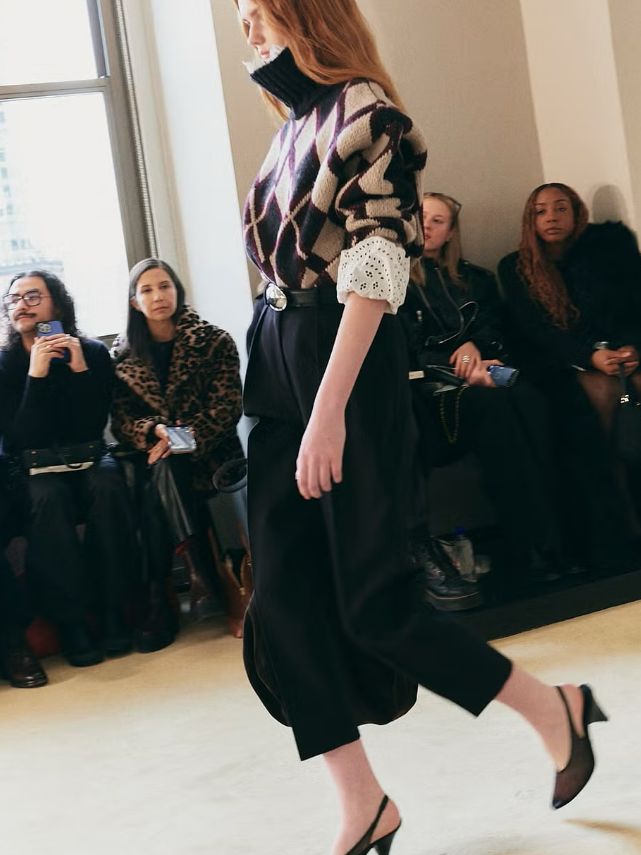 Dự b&aacute;o thời trang m&ugrave;a xu&acirc;n 2026: 4 M&oacute;n đồ kh&ocirc;ng thể thiếu cho phong c&aacute;ch ho&agrave;n hảo - Ảnh 6.