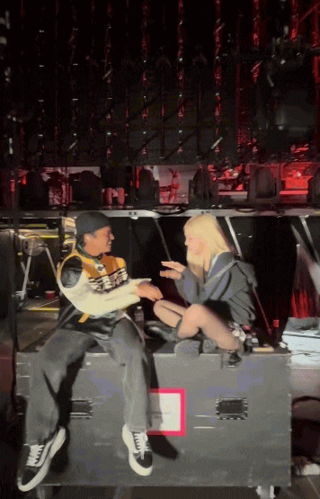 Ros&eacute; BLACKPINK v&agrave; Bruno Mars: T&igrave;nh bạn th&acirc;n thiết giữa hai ng&ocirc;i sao &acirc;m nhạc 2026 - Ảnh 5.