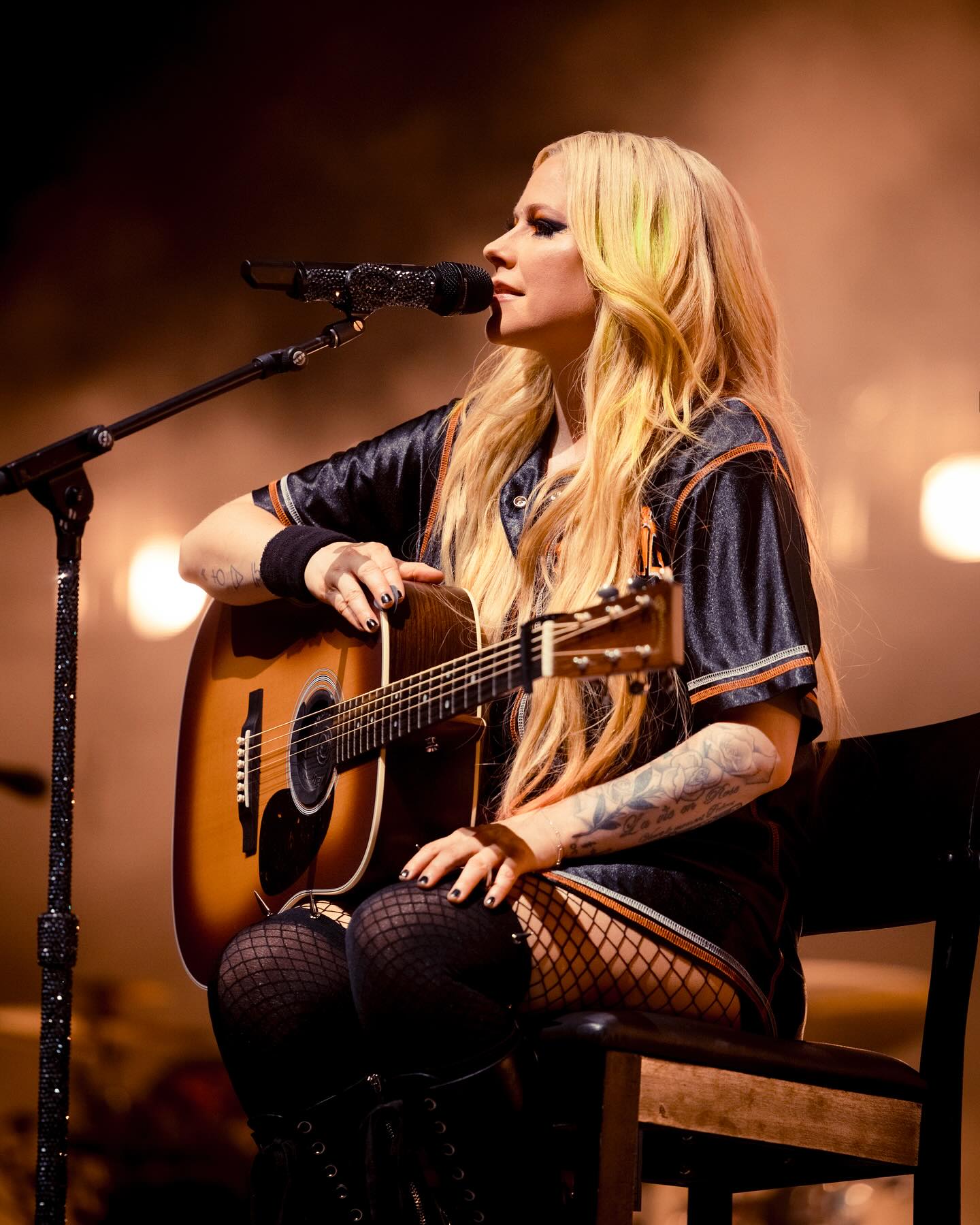 avrillavigne17508685943662873712642994964325732271-17702710707911989731914-1770280011543-17702800117231071651751.jpg