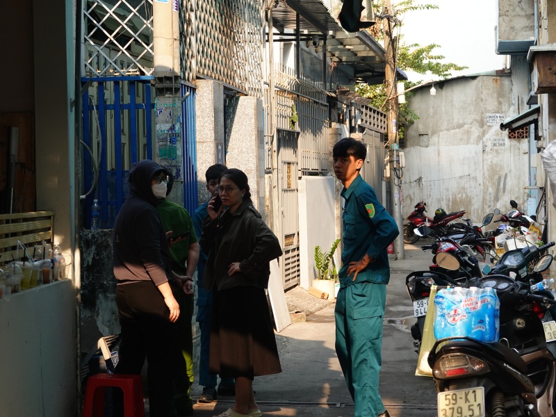 Hàng xóm bàng hoàng kể lại khoảnh khắc đám cháy bùng phát khiến 3 mẹ con ở TP.HCM tử vong thương tâm ngày cuối năm- Ảnh 6.