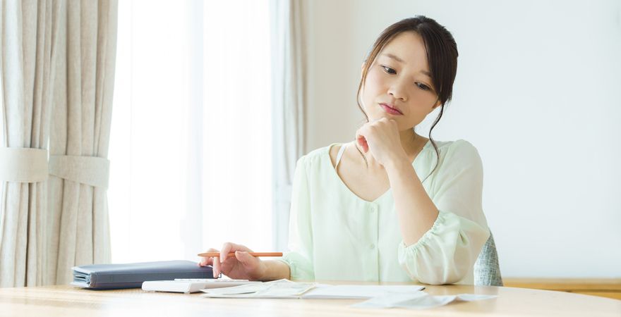 Sau tuổi 40, tôi mới nhận ra: Có những khoản tiền hoàn toàn không cần phải chi - càng chi càng nghèo - Ảnh 1.