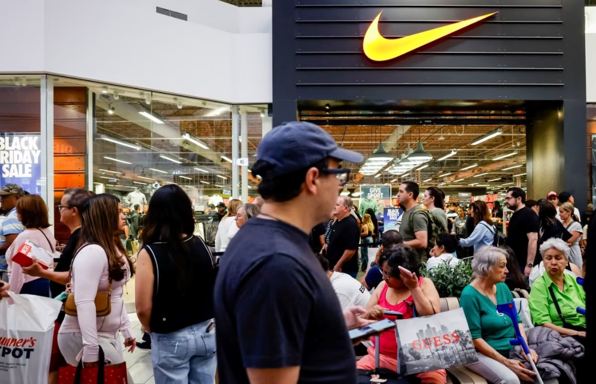 Nike bị điều tra về ph&acirc;n biệt đối xử: Cung cấp t&agrave;i liệu cho EEOC - Ảnh 2.