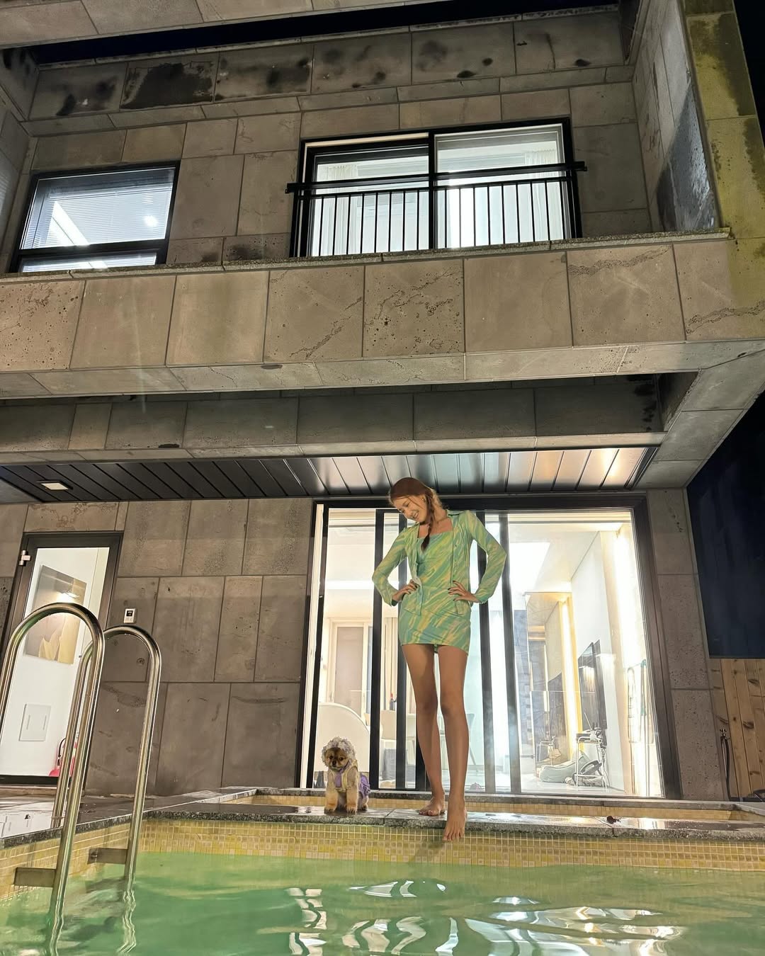 Minh tinh 41 tuổi không ăn kiêng vẫn có thân hình chữ S vạn người mê- Ảnh 5. Minh tinh 41 tuổi không ăn kiêng vẫn có thân hình chữ S vạn người mê- Ảnh 5.