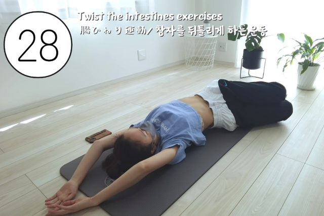 6 b&agrave;i tập chỉ cần nằm cũng gi&uacute;p eo thon, sạch ruột, ph&ugrave; hợp với nh&acirc;n vi&ecirc;n văn ph&ograve;ng- Ảnh 4.