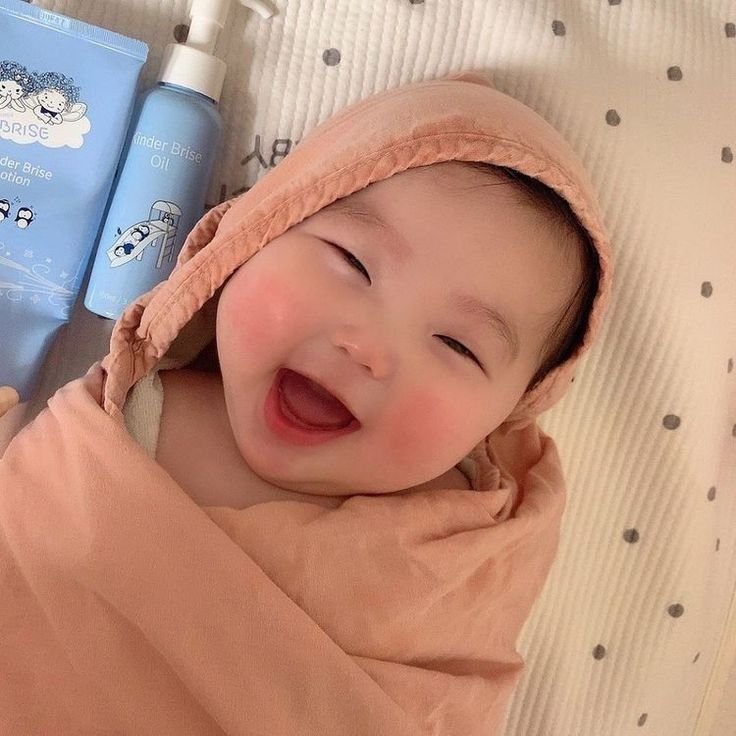 Em b&eacute; hay cười th&igrave; th&ocirc;ng minh hơn?  - Ảnh 3.