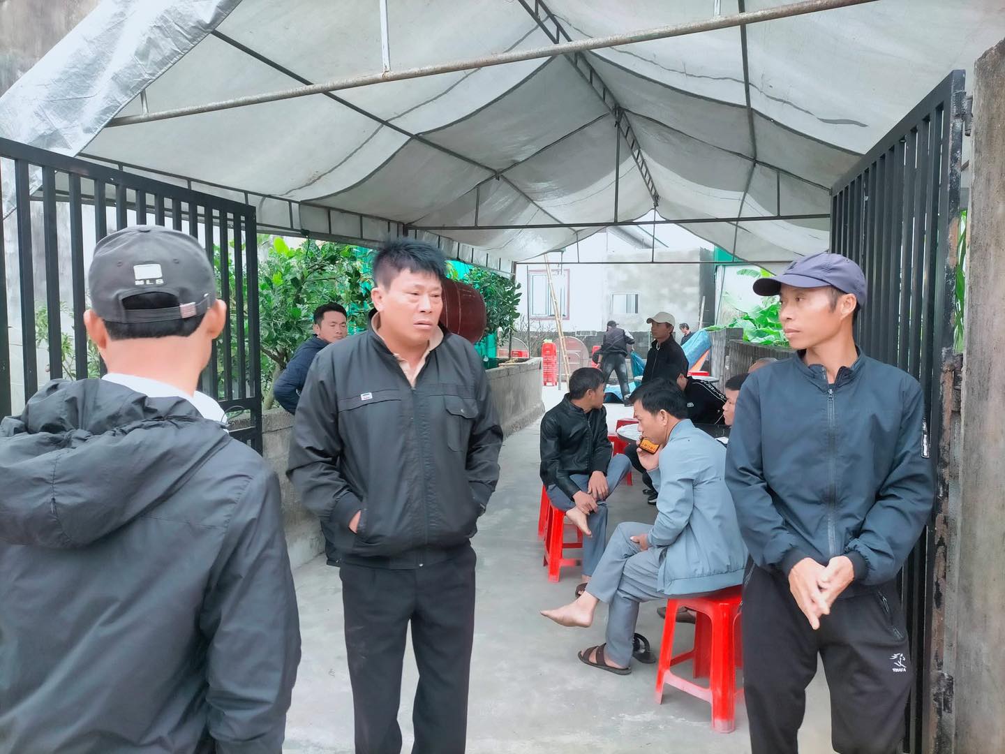 Tang thương gi&aacute;p Tết: X&oacute;t xa ho&agrave;n cảnh 3 người trong gia đ&igrave;nh tử vong nghi do ngạt kh&iacute; than- Ảnh 1.