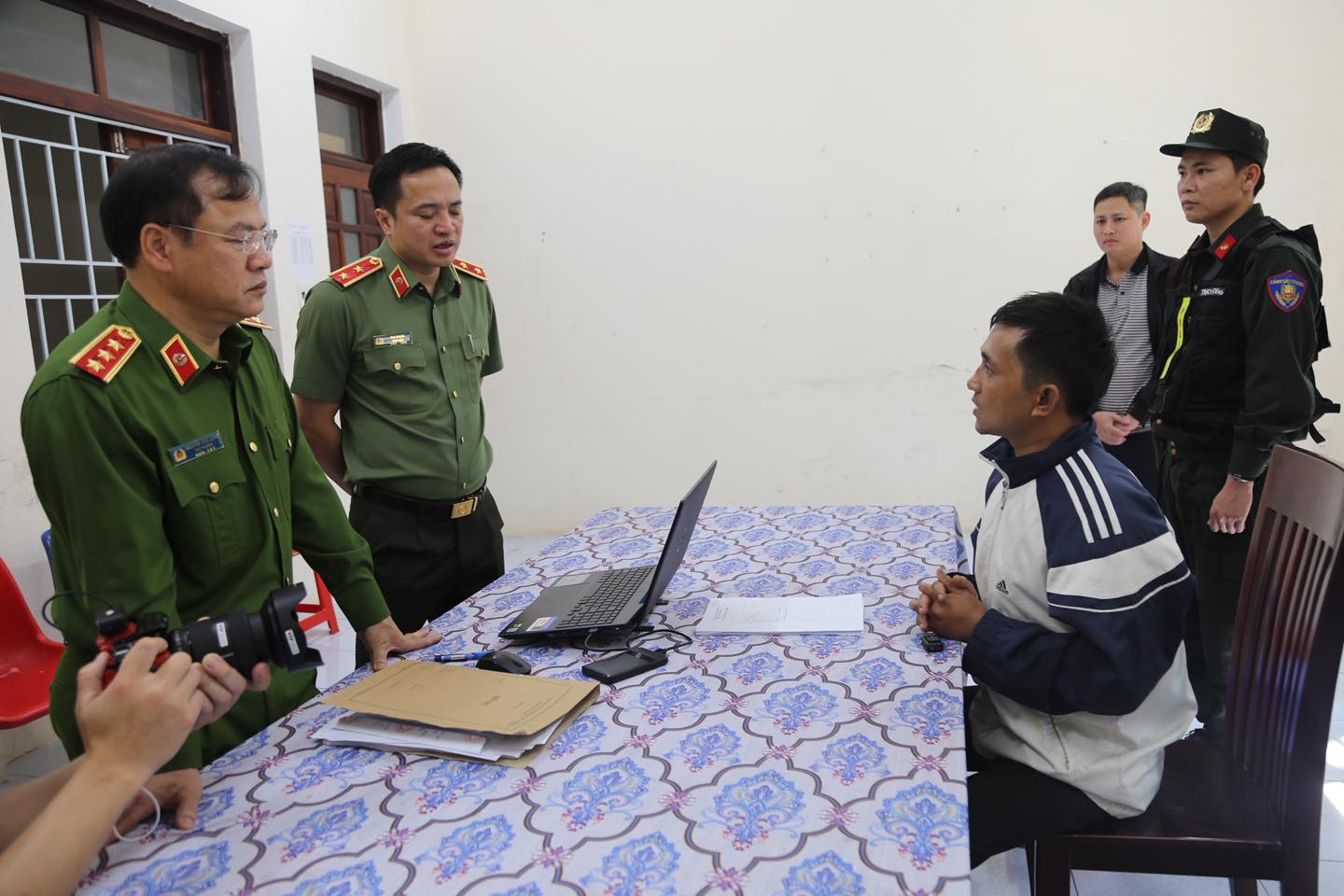 Kế hoạch 'kh&ocirc;ng kẽ hở' của 2 t&ecirc;n cướp ng&acirc;n h&agrave;ng Gia Lai: L&ecirc;n sơ đồ camera, c&aacute;ch r&uacute;t lui v&agrave; ph&aacute; vật chứng - Ảnh 1.