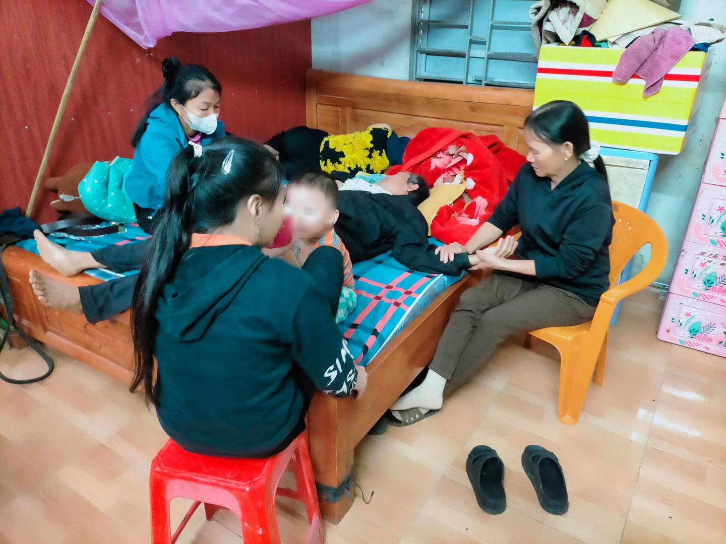 Tang thương gi&aacute;p Tết: X&oacute;t xa ho&agrave;n cảnh 3 người trong gia đ&igrave;nh tử vong nghi do ngạt kh&iacute; than- Ảnh 3.