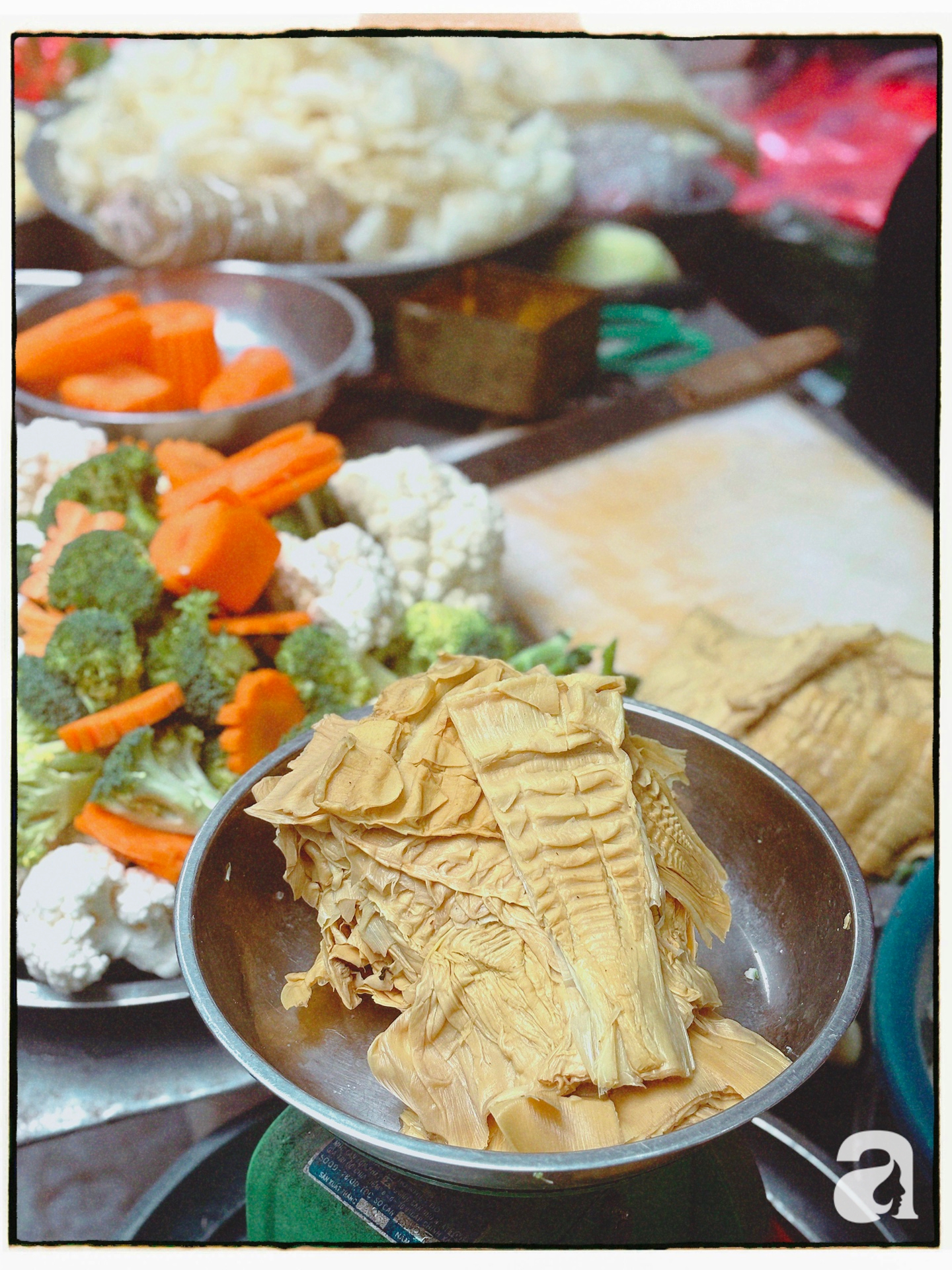 Cô Hoa bán canh bóng được các nàng dâu phố tuyệt đối tin yêu: Vụng đến đâu gặp cô cũng thành chuẩn Tràng An! - Ảnh 4.