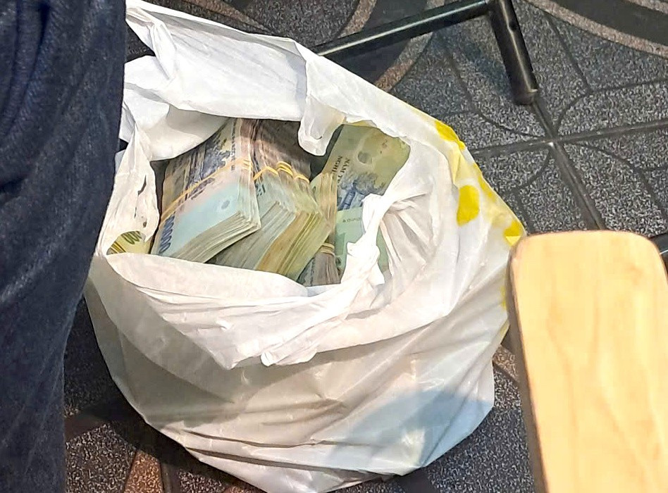 Cận cảnh hiện trường bắt giữ, truy l&ugrave;ng 2 t&ecirc;n cướp ng&acirc;n h&agrave;ng Gia Lai của h&agrave;ng trăm CBCS c&ocirc;ng an từ 9 đơn vị - Ảnh 10.