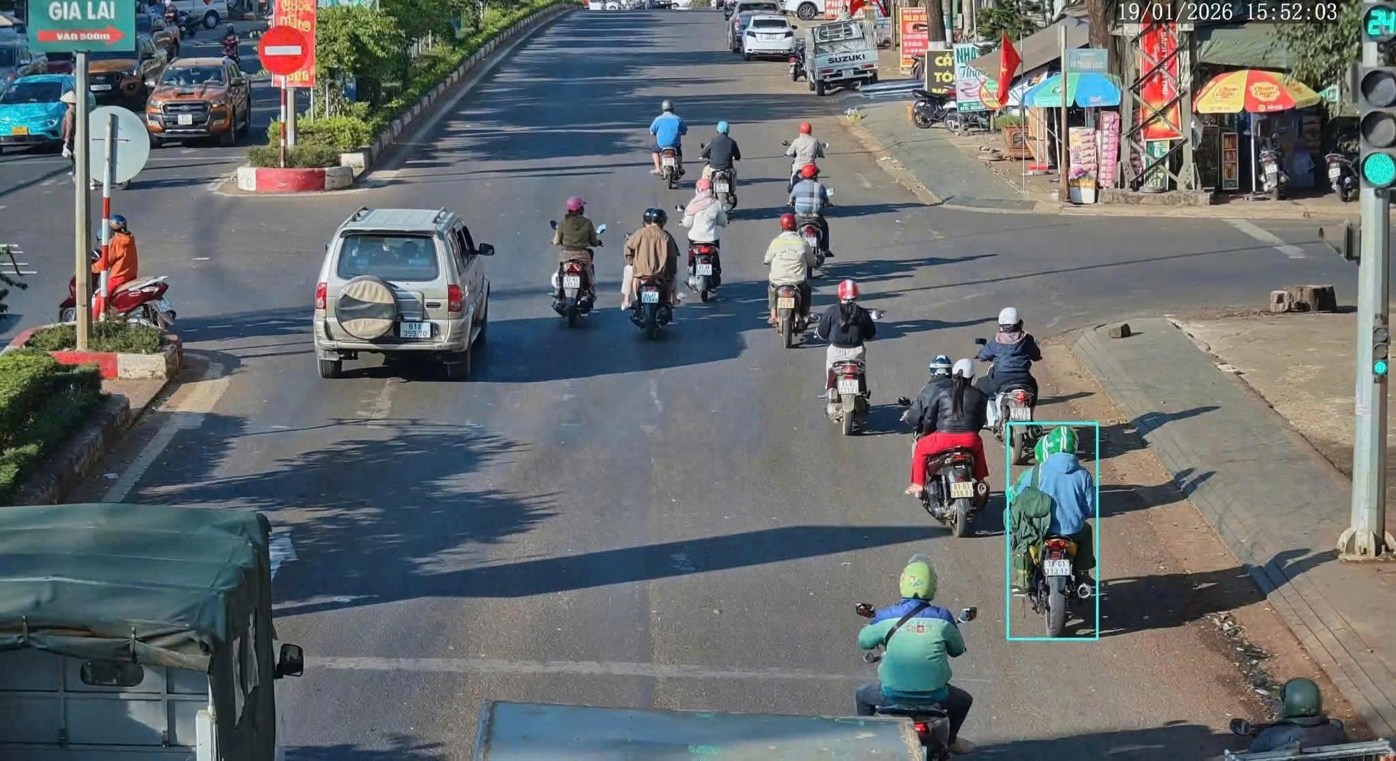 Cận cảnh hiện trường bắt giữ, truy l&ugrave;ng 2 t&ecirc;n cướp ng&acirc;n h&agrave;ng Gia Lai của h&agrave;ng trăm CBCS c&ocirc;ng an từ 9 đơn vị - Ảnh 12.