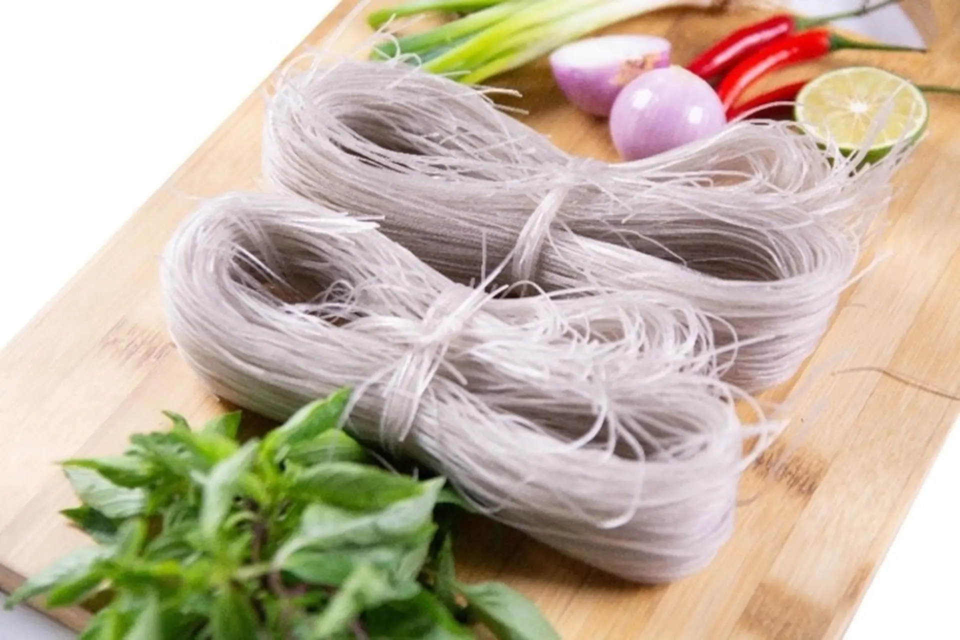 Củ dong riềng tưởng chỉ để ăn cho ấm bụng, hóa ra lại giúp xương chắc, mắt khỏe, đề kháng tốt hơn - Ảnh 3.