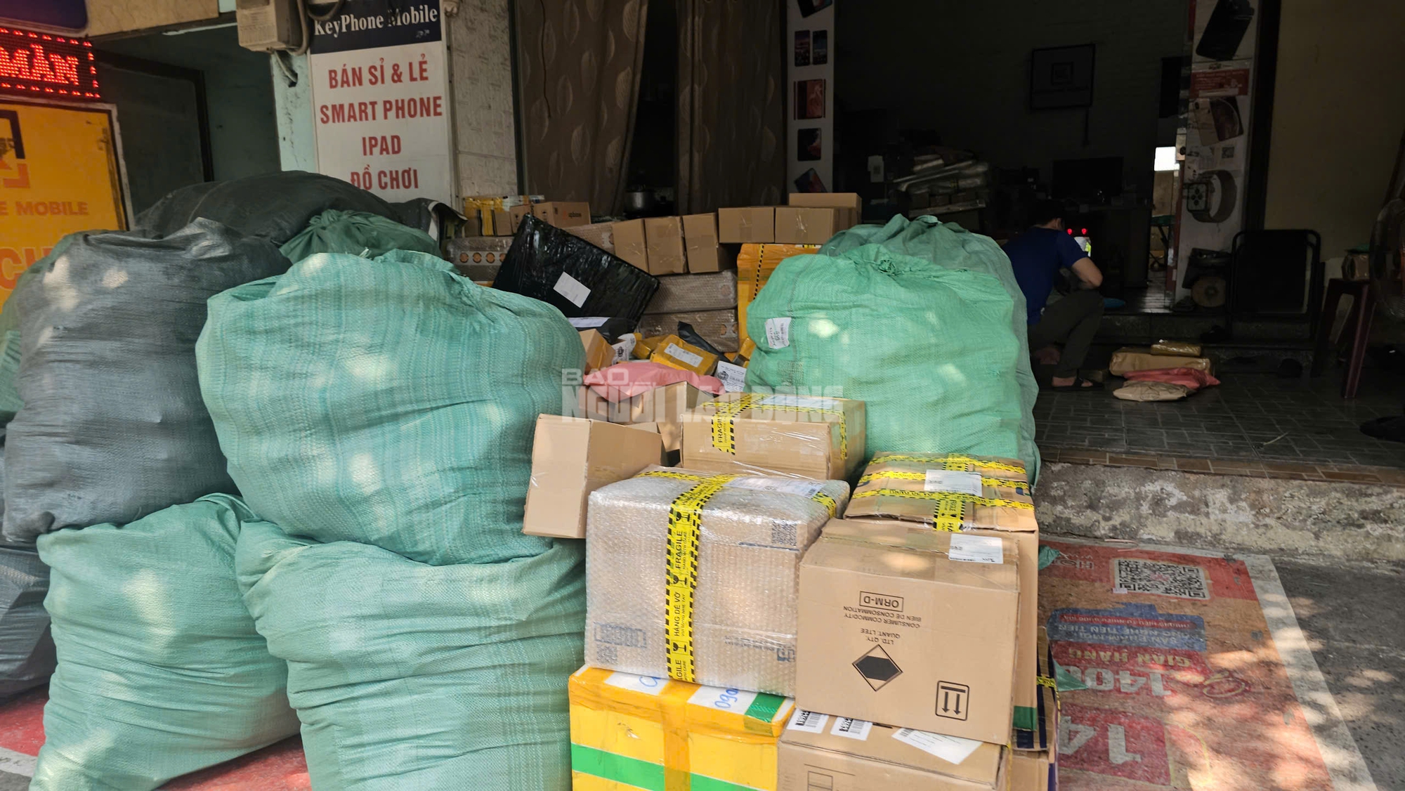 Những lưu &yacute; quan trọng khi mua h&agrave;ng online v&agrave; gửi chuyển ph&aacute;t nhanh Tết 2026 - Ảnh 2.