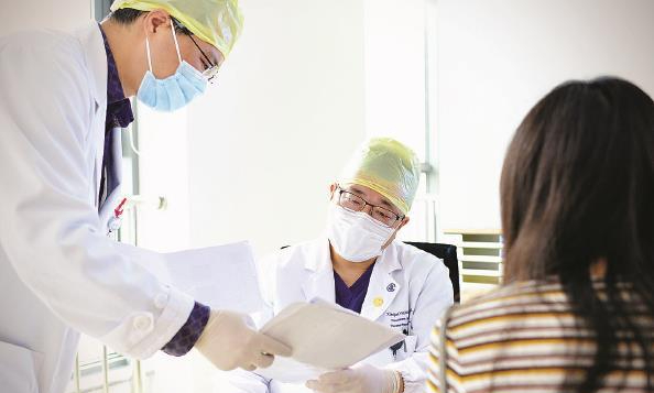 Cả 3 người trong một nhà đều mắc ung thư tuyến tụy, người mẹ khóc nức nở: 