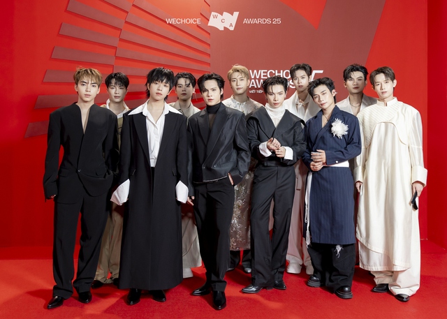 To&agrave;n cảnh si&ecirc;u thảm đỏ WeChoice Awards: Anh T&uacute; - Diệu Nhi t&igrave;nh tứ, Trường Giang, Ho&agrave; Minzy d&agrave;n sao cực khủng quy tụ!- Ảnh 32.