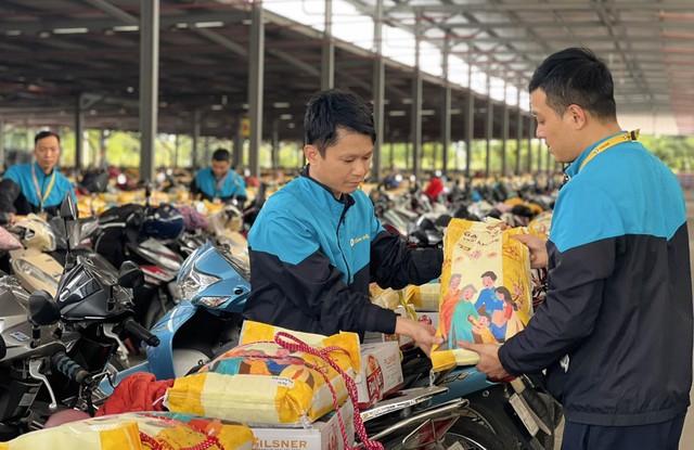 Chậm trả lương, thưởng Tết: Doanh nghiệp bị phạt bao nhi&ecirc;u tiền v&agrave; phải đền b&ugrave; cho người lao động thế n&agrave;o? - Ảnh 2.