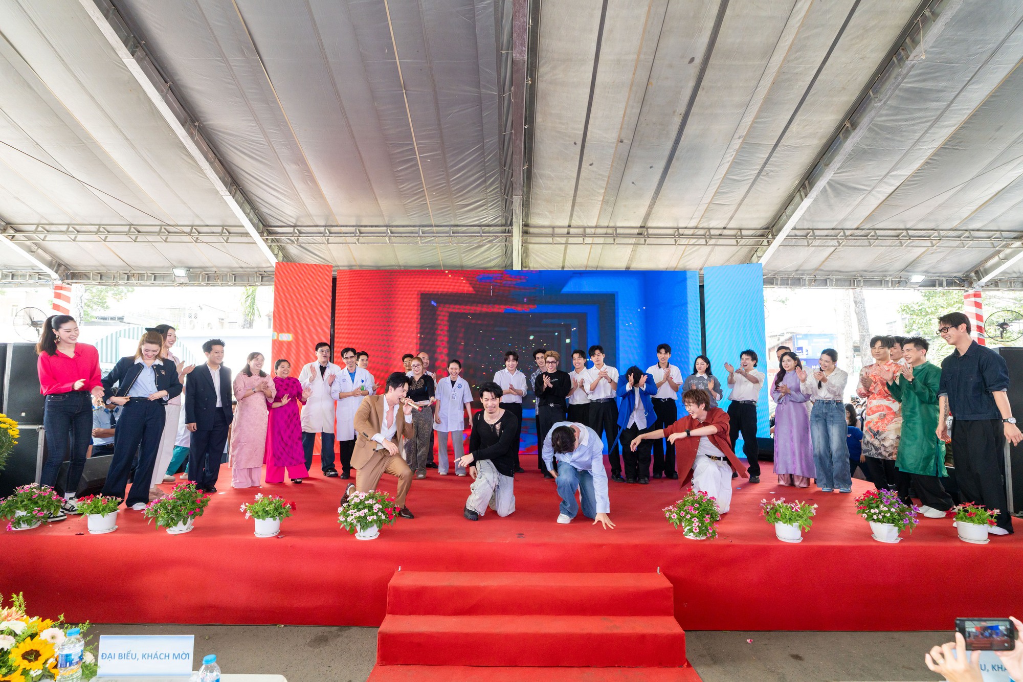 trường giang H&agrave;nh động đẹp của Trường Giang - Ảnh 6.