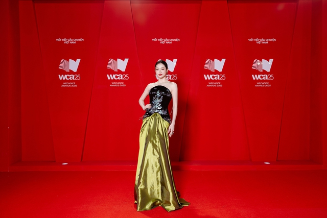 To&agrave;n cảnh si&ecirc;u thảm đỏ WeChoice Awards: Anh T&uacute; - Diệu Nhi t&igrave;nh tứ, Trường Giang, Ho&agrave; Minzy d&agrave;n sao cực khủng quy tụ!- Ảnh 8.